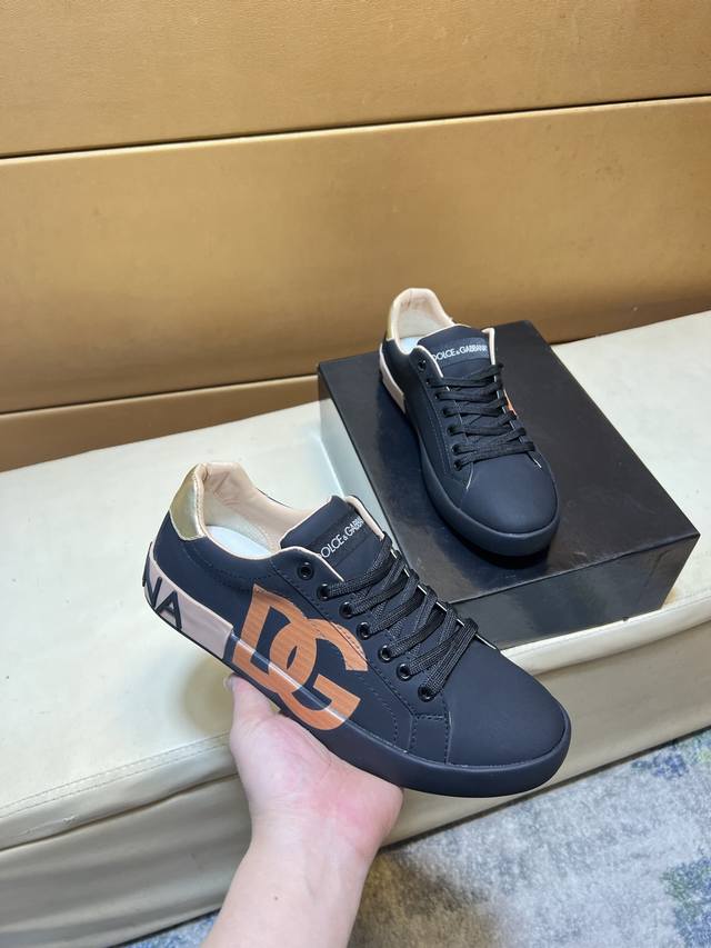 p Dolce & Gabbana original quality. ~ Unique modern sneakers. A must-have for tr