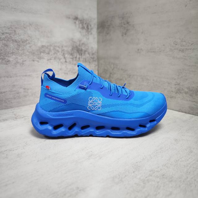 Loewe x On Cloudtilt lightweight sneakers! Very comfortable, with a soft, suppor