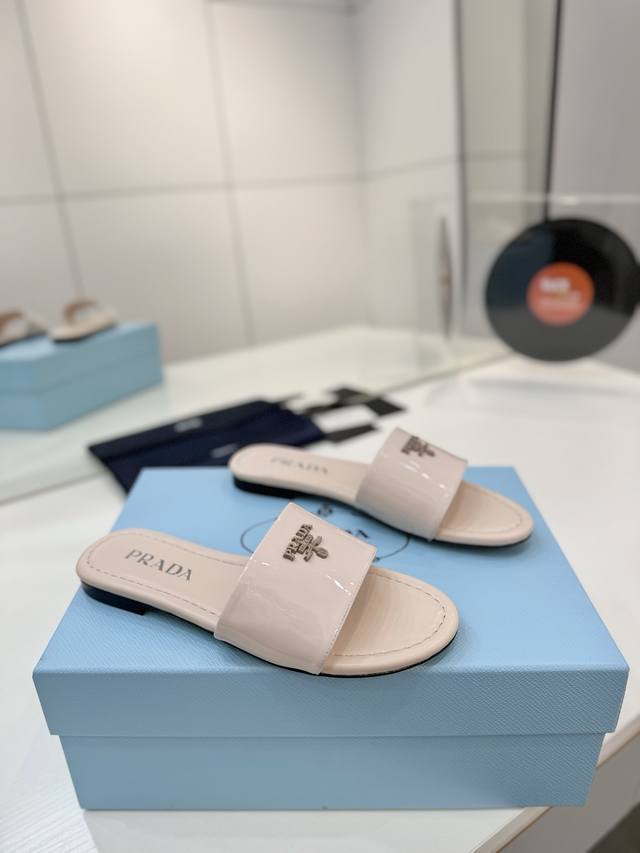 Factory price Prada's latest hit Logo slippers Cost-effective version, delicate