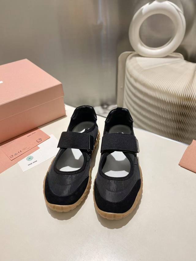 Factory Miu Miu 2025 Forrest Gump casual shoes and sneakers, the latest spring/