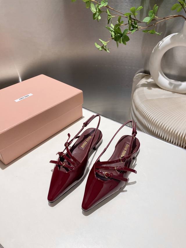 Factory Miu Miu catwalk style 2025 spring and summer new high-heeled strap sand