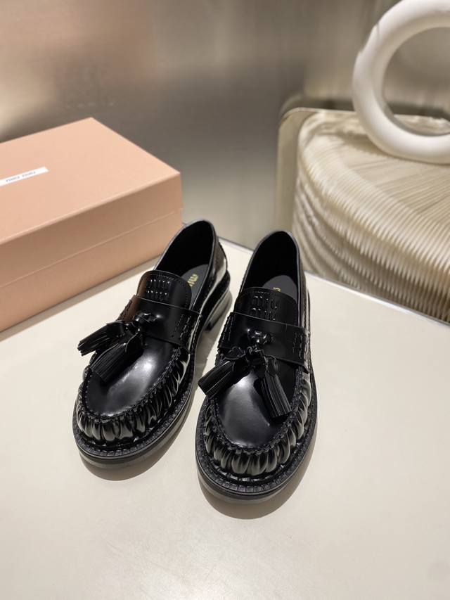 Factory Price: p Miu Miu's new tassel-embellished motorcycle shoes from the 202