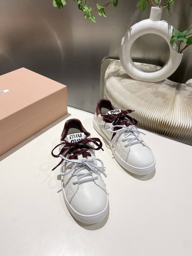 Factory Miu Miu 2025 Spring/Summer new casual white shoes are newly released. T
