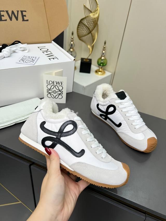 High-top version 35-44 couple's pair. The incredibly popular Loewe Forrest Gump