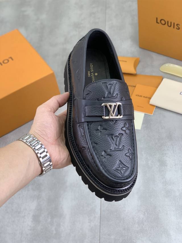 Factory price, real price, Louis Vuitton business leather shoes with water-dyed