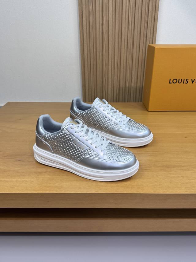 Louis Vuitton - High-end, original casual sneakers - Upper: Silver calfskin leat