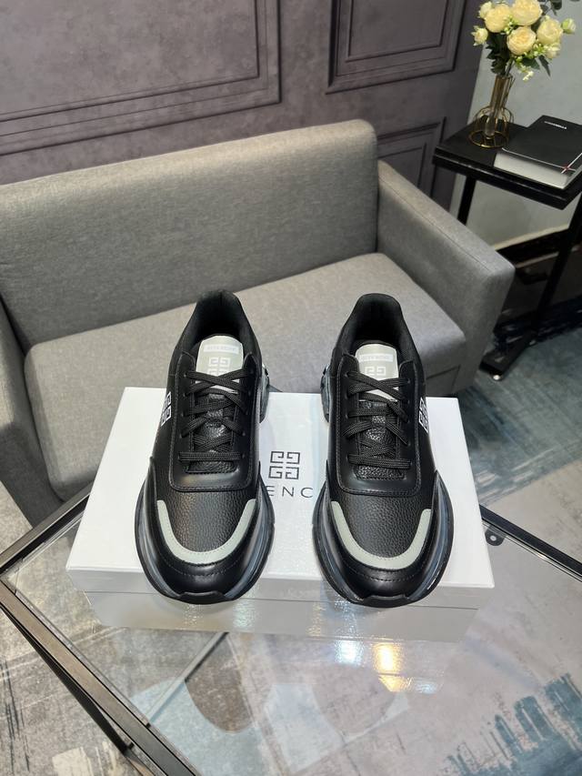 Givenchy. Men's new fashion casual sneakers are hot selling. Imported cowhide. Givenchy. Men's new fashion casual sneakers are hot selling. Imported cowhide.