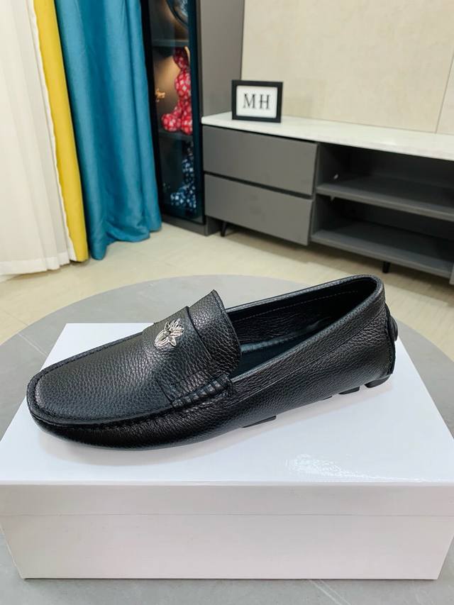 Factory price p, packaging included. Dior's new moccasins. Belgian designer Mar