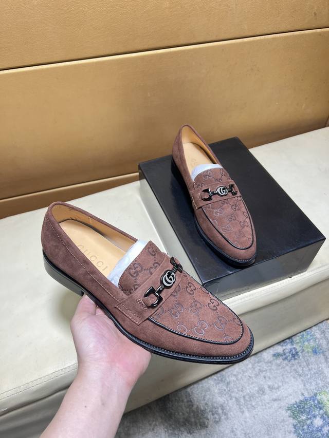 p Exclusive Louis Vuitton debut in Niuli