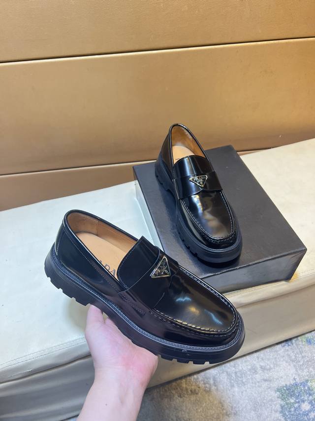 p Exclusive Prada cowhide debut ~ Unique modern sneakers. Counter purchase for c