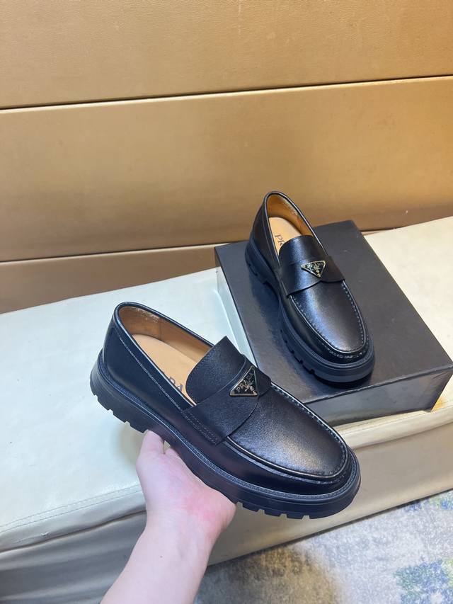 p Exclusive Prada Niu Li debut ~ Unique modern sneakers. Counter purchase: Casua