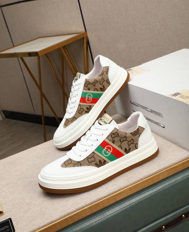 Factory price p Gucci's latest counter sales, imported from Italy original calf