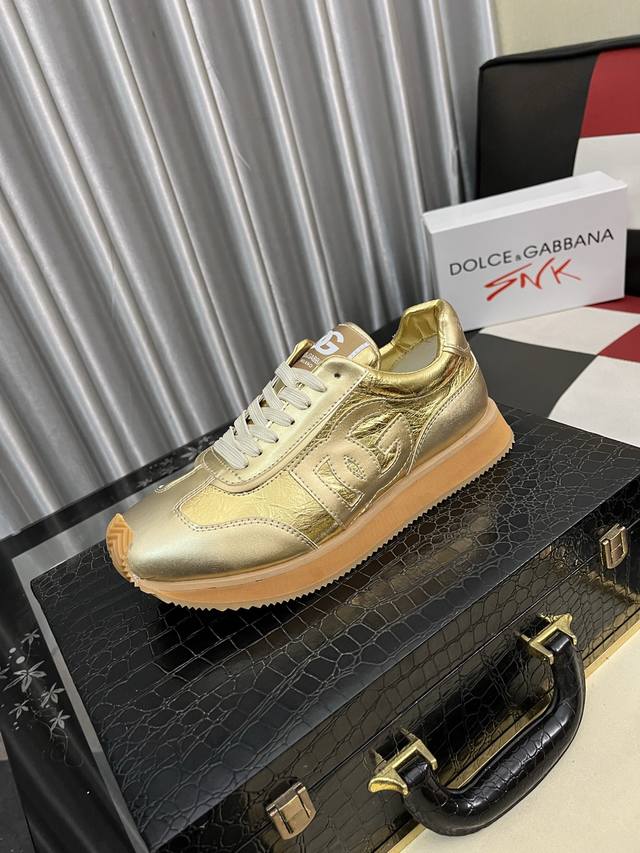 Factory price men's sports shoes, original new models from Dolce & Gabbana. Top Factory price men's sports shoes, original new models from Dolce & Gabbana. Top