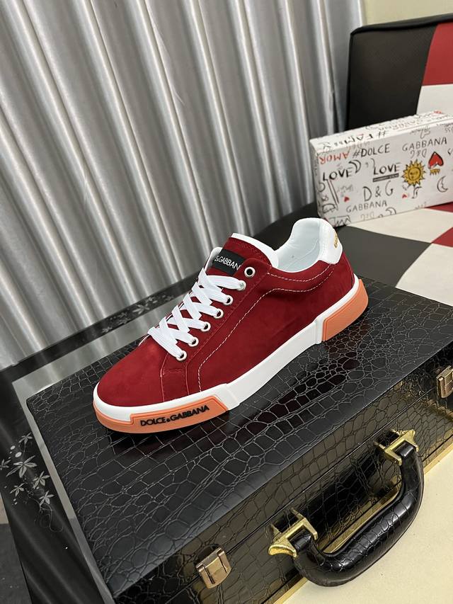 Factory price men's sports shoes, original new models from Dolce & Gabbana. Top Factory price men's sports shoes, original new models from Dolce & Gabbana. Top