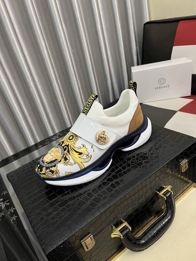 Factory-priced men's sports shoes. Versace's latest meticulously crafted styles Factory-priced men's sports shoes. Versace's latest meticulously crafted styles