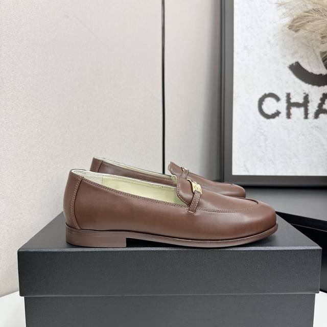 Factory-priced women's shoes, original Chanel 25K new loafers. . This season's