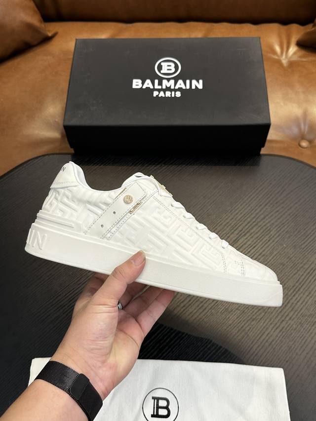 Factory Price Men's Shoes Original Balmain B-Skate Sneakers. The B-Skate featur