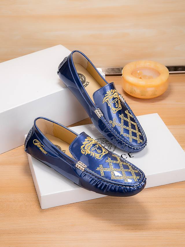 Factory price men's sports shoes, original Versace, founded in Florence in 1921