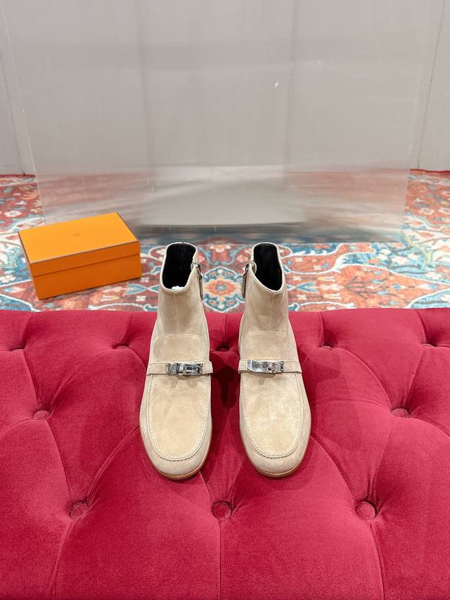 Factory Price Women's Shoes and Athletic Shoes Herm