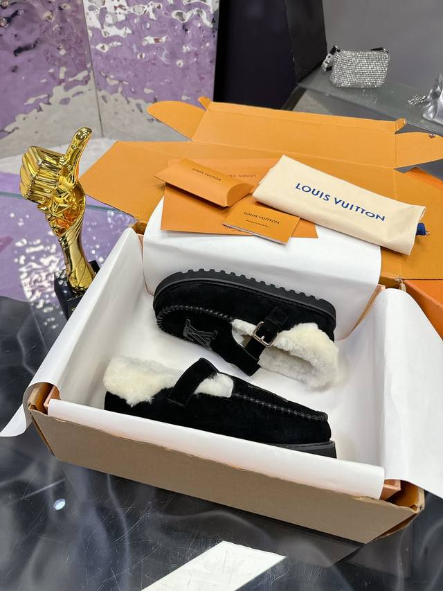 Factory price: Louis Vuott On Fw24 New Arrival~The latest furry slippers for aut