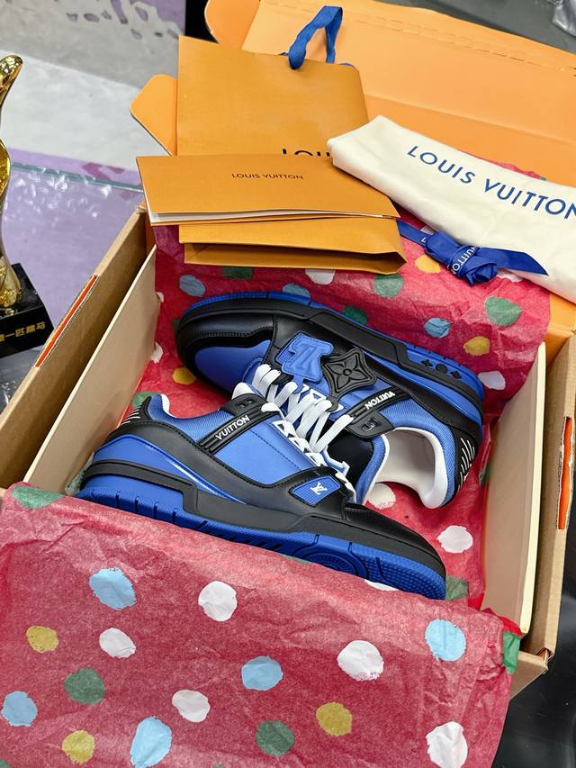 Factory Price: 10 LV Louis Vuitton L's Trainer Collection Couple's Casual Sneak