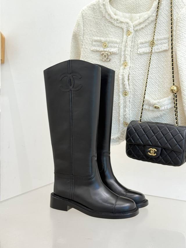 Top-of-the-line ankle boots and long boots Chane* | Chanel's classic large doubl