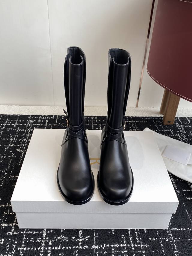 Dongguan-sourced Therow 25Ss official website's latest slimming ankle boots. The