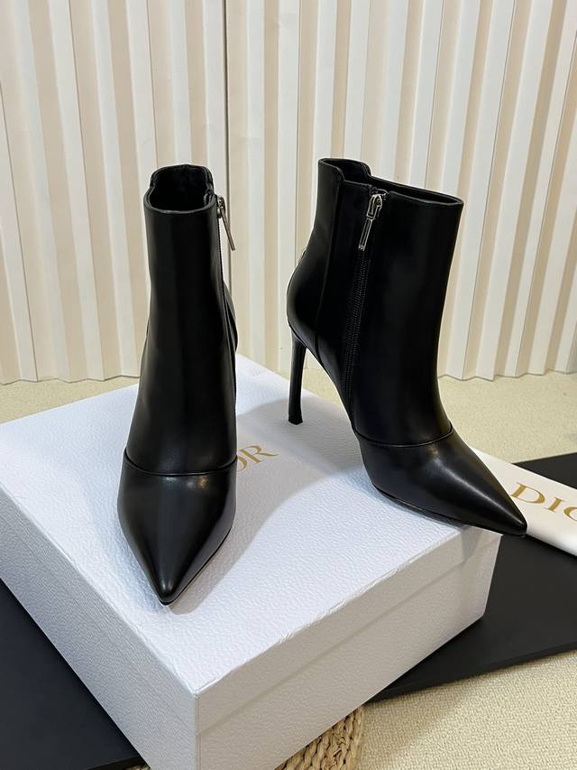 Manufacturer: D*Ao Christian Dior 25 New vintage high-heeled ankle boots Continu