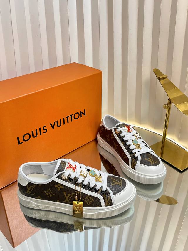 Men's and women's 420 button-down couple's pair. Louis Vuitton's latest Cherry L