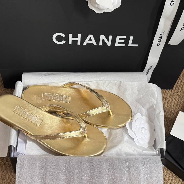 Size: 35-39 40 41 Made to order, no returns or exchanges. Chanel 24S flip-flops.