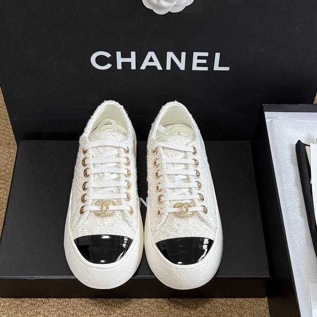 Cloth and leather Size: 35-40 Chanel 25 diamond tweed flower biscuit shoes with