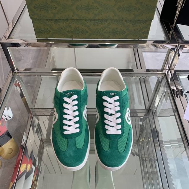 Men's and women's 360 Gucci's latest couple's casual white shoes are a hot-sell