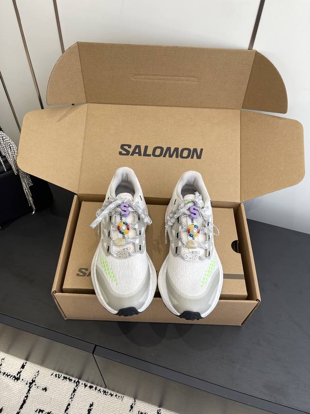 Accessories 30 Salomon Xt Whisper, a collaboration with the Salomon Mm6, is a p