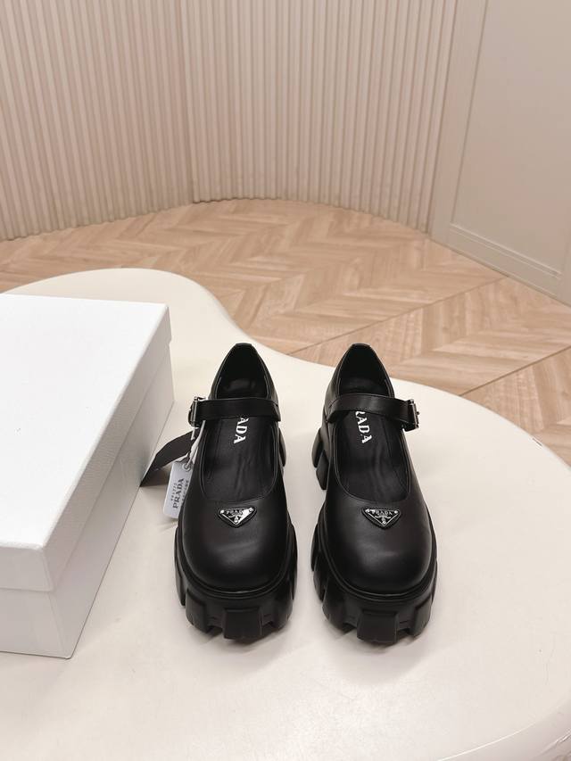 Top quality! Prada's latest Monolith Mary Jane shoes from 25Fw, featuring a tria