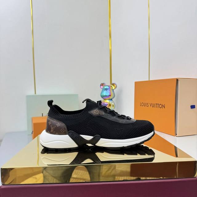 Couple's Style 2025 new Lv couple's same style sports shoes, hot coming to the