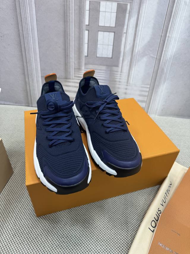 Lv Louis Vuitton's latest Olympia collection, featuring the Silver Horn King cou