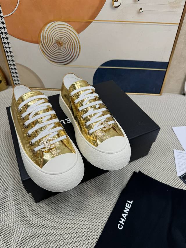 Top version Chanel - Chanel's latest panda shoes, skateboard shoes, sports full