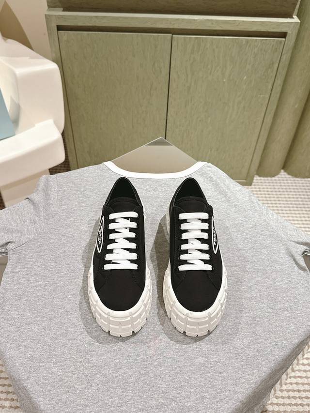 Fabric suede prad Prada 224 new thick-soled white sneakers for couples. These P