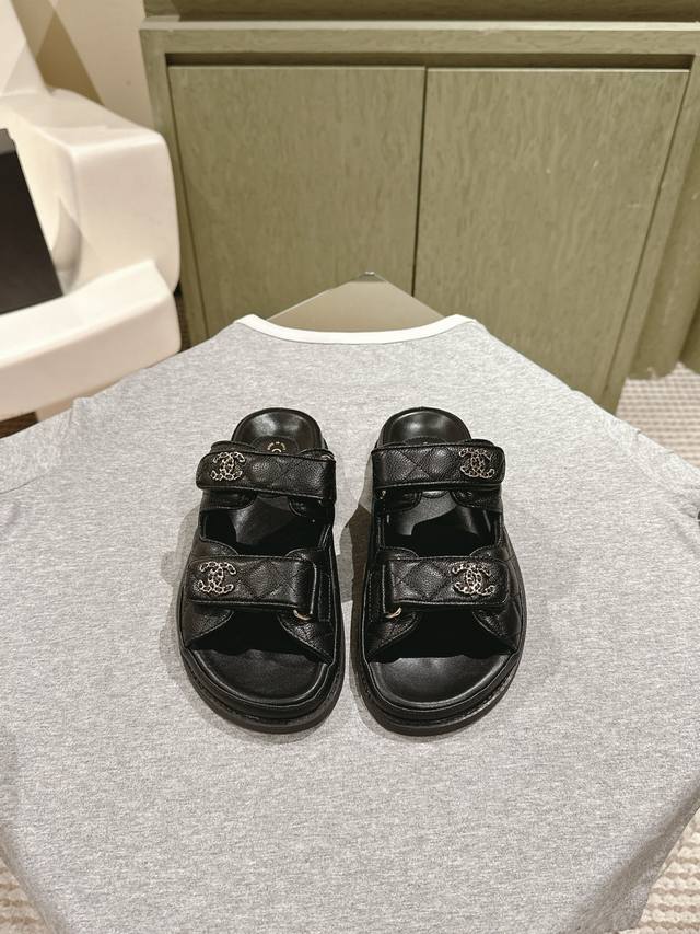 Slippers * 225 Chanel's new summer beach slippers! Macaroon colors! A must-have