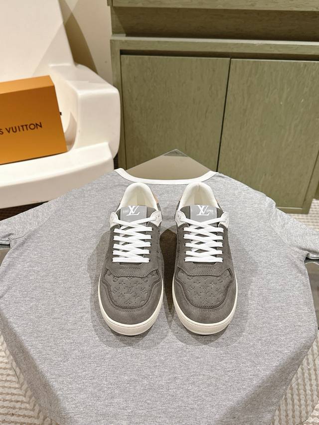 225 New thick-soled casual sneakers! Originally purchased and developed, the Lv