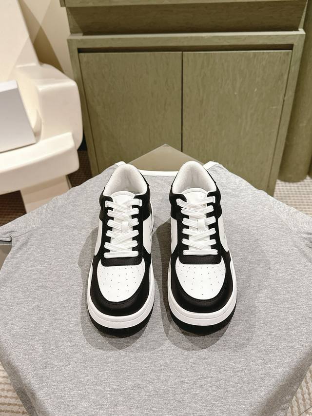 Alo, a niche fashion brand, has new spring and summer color-blocked white shoes
