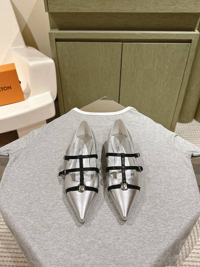 Louis Vuitton 225 Lv Cruise women's shoes, new early spring models, stunning po