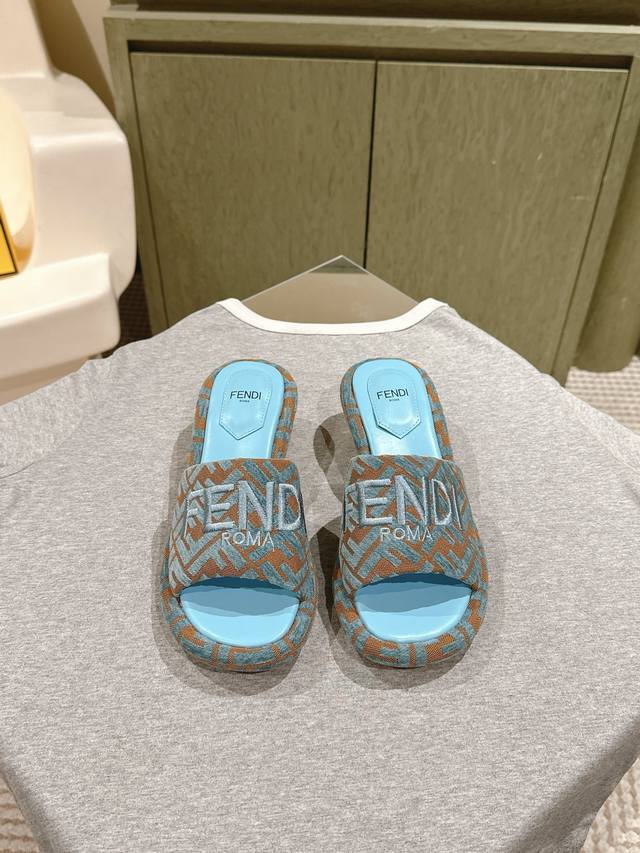 225 Fendi's catwalk collection has arrived! This year's featured shoes, inspired