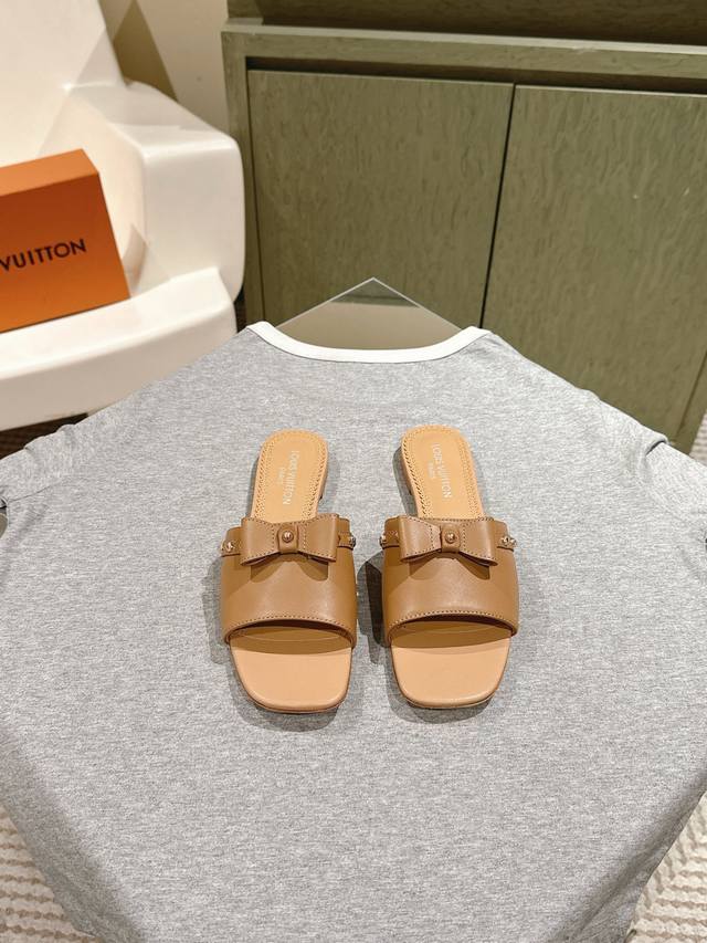 225 New Arrival from LV! Spring/Summer denim kitten heel slippers. The denim col