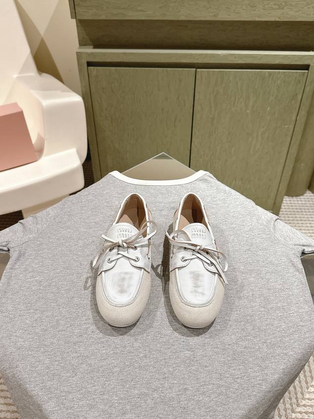 225 Miumiu new style~ A must-have for this popular, distressed, dirty shoe! A st