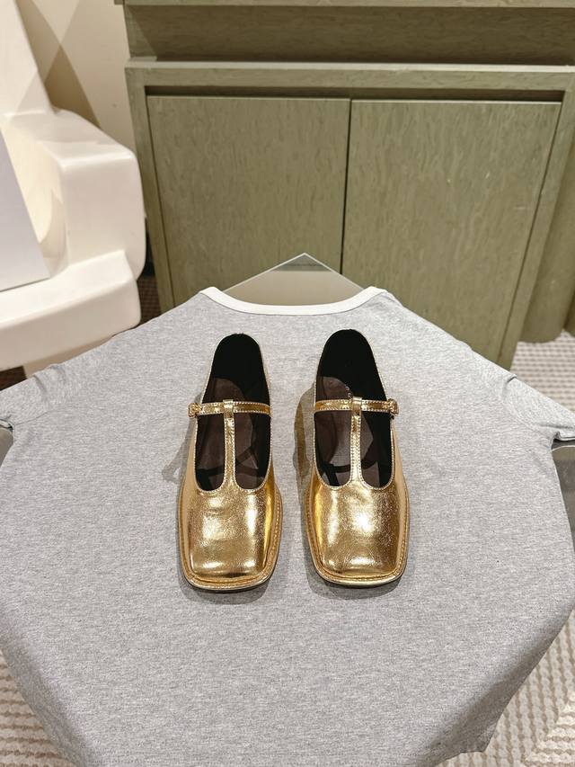 225 The Row's new spring/summer square toe collection! You can always trust The