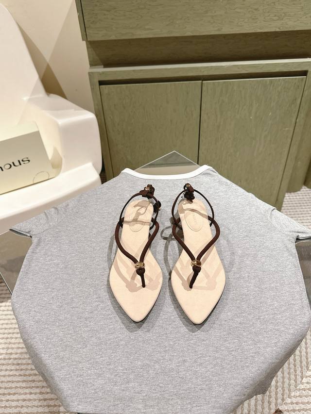 225 Orinous' new strappy sandals have detachable straps, allowing you to wear tw