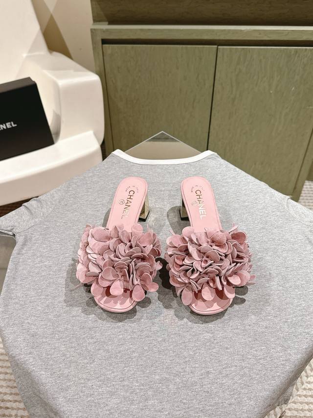 225 *Highly recommended summer all-leather floral slippers! Italian leather outs