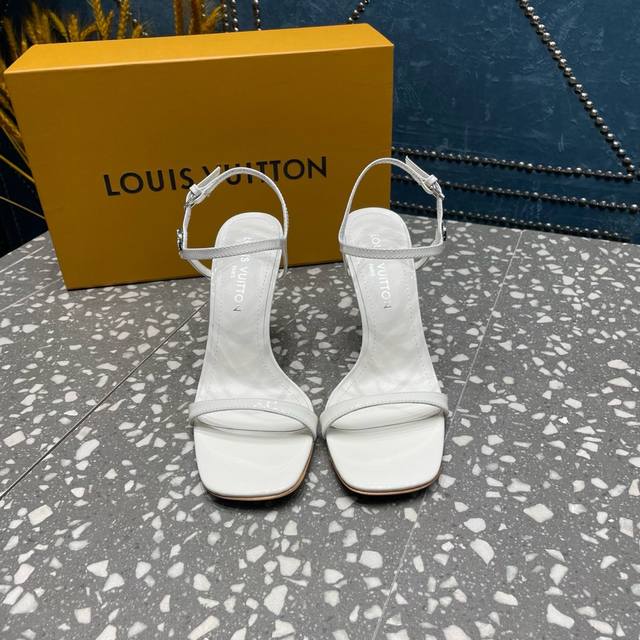 l The V series introduces the highest-end version with elegant colors, perfect f