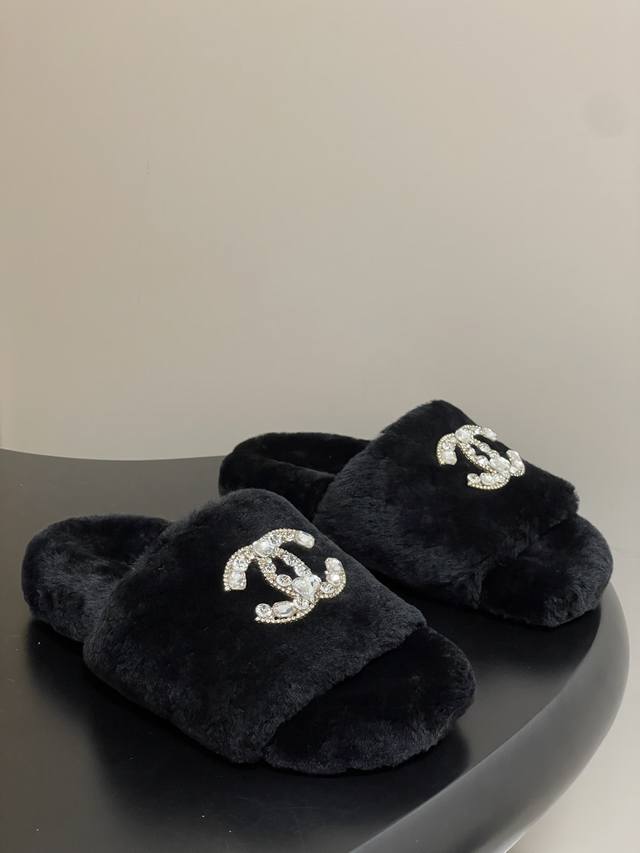 25Ss Fall/Winter New Chanel Classic Double C Wool Slippers Thick-Sole Fur Mules